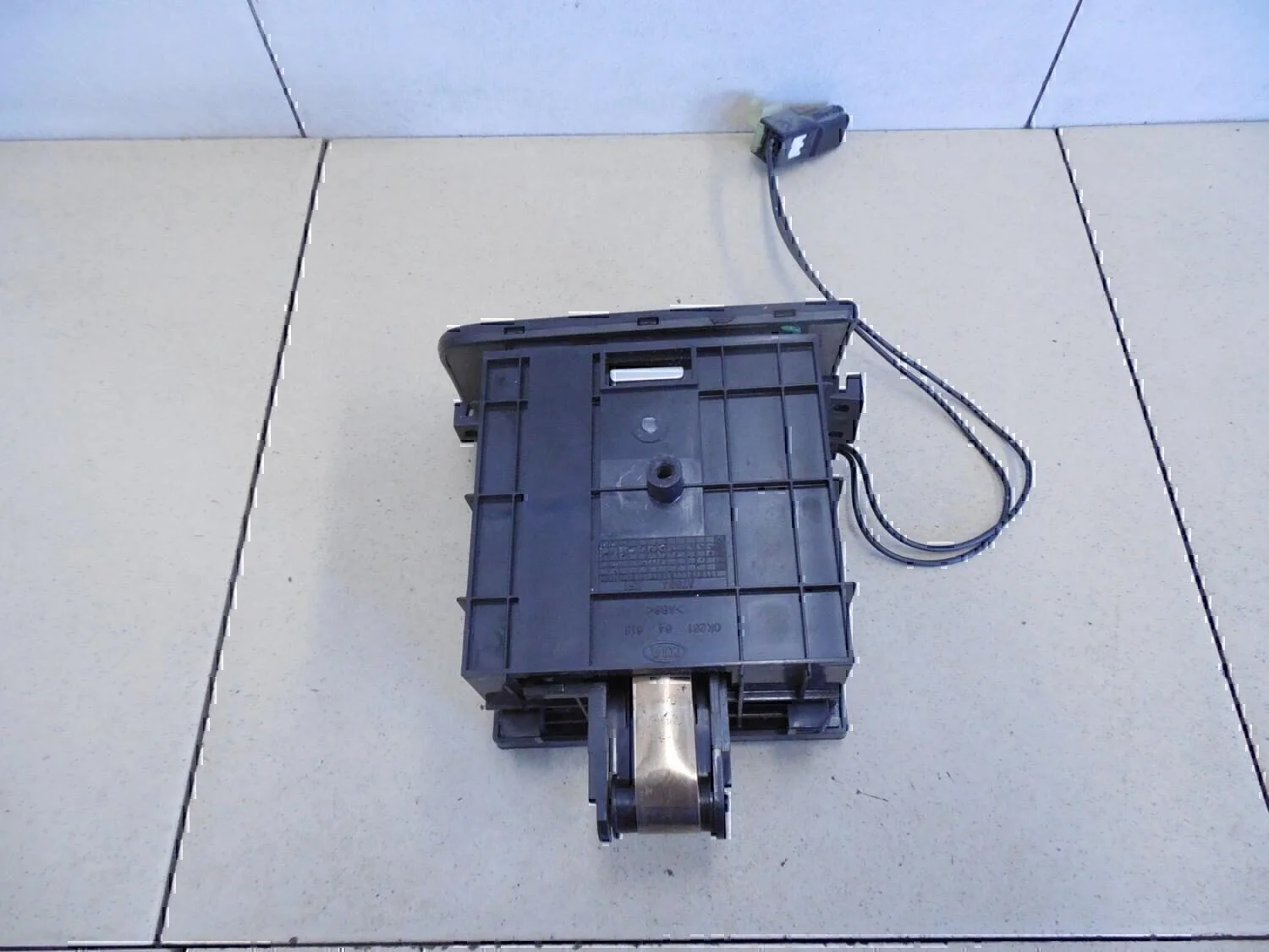 Пепельница передняя Hyundai-KIA Spectra 2001-2011 - миниатюра 5