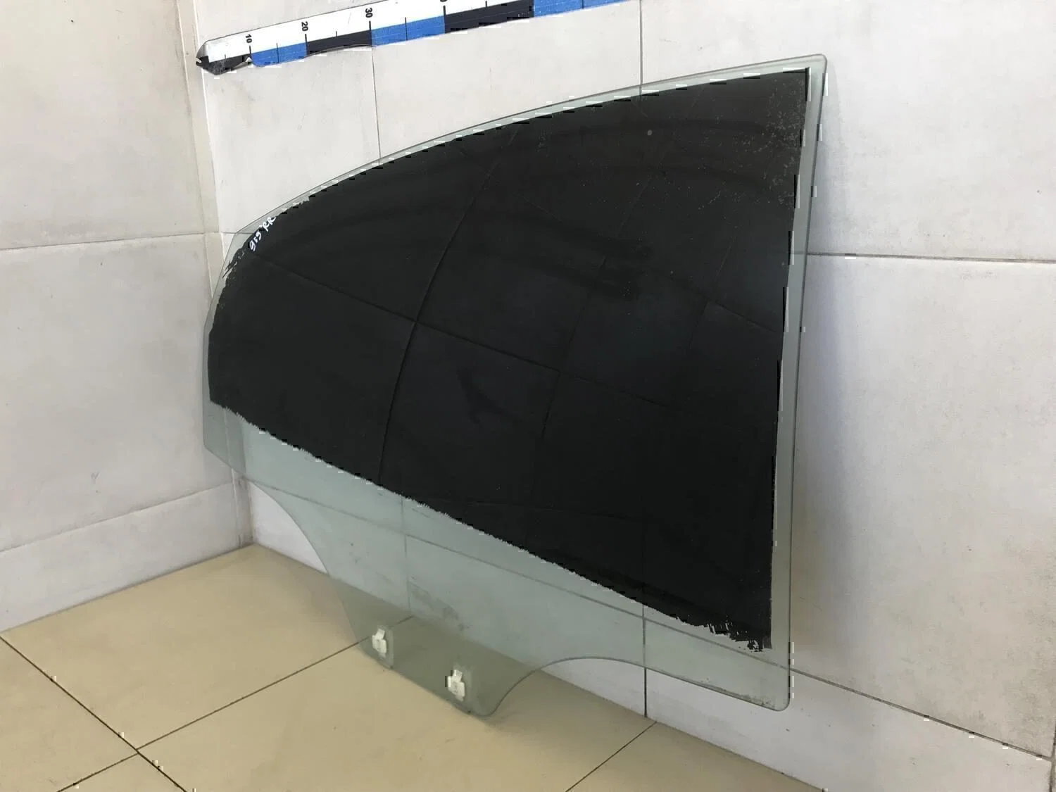 Стекло двери задней правой Hyundai-KIA Solaris 2010-2017 - миниатюра 2