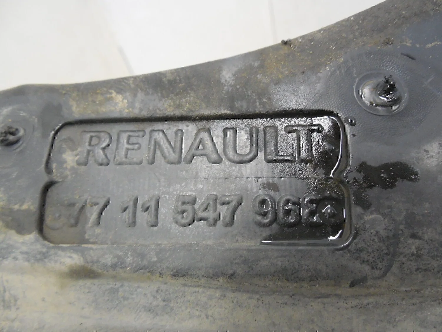 Брызговик передний левый RENAULT Duster 2012> - миниатюра 3