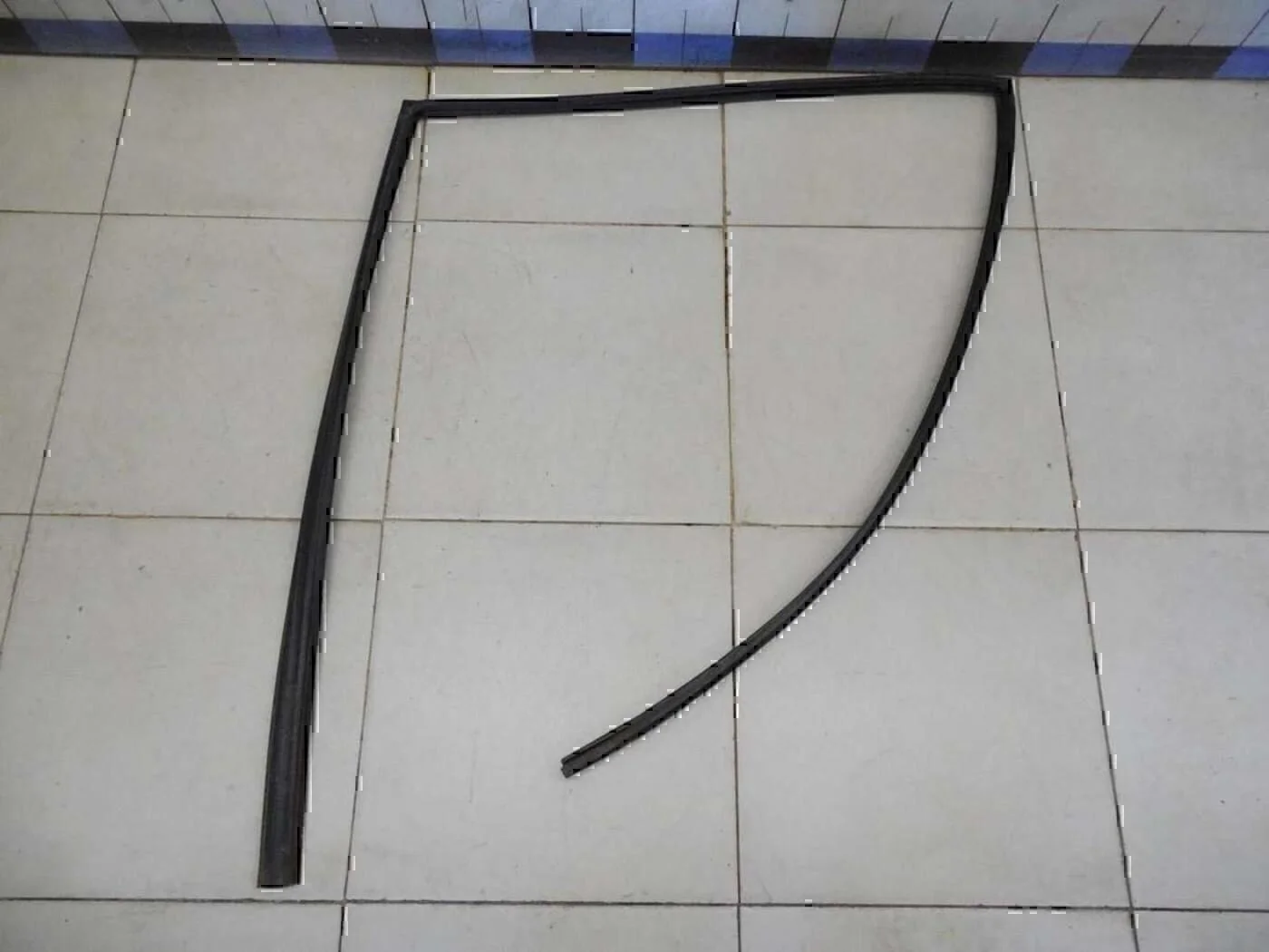 Уплотнитель стекла двери LIFAN X60 2012> - миниатюра 2
