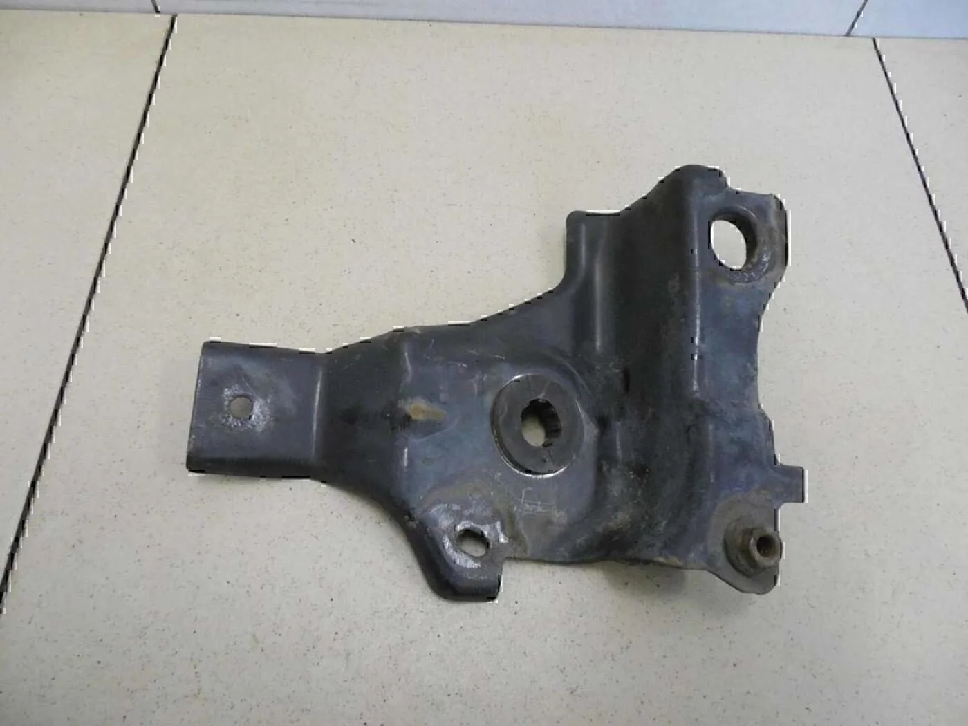 Кронштейн радиатора FORD Escape 2001-2006 - миниатюра 4