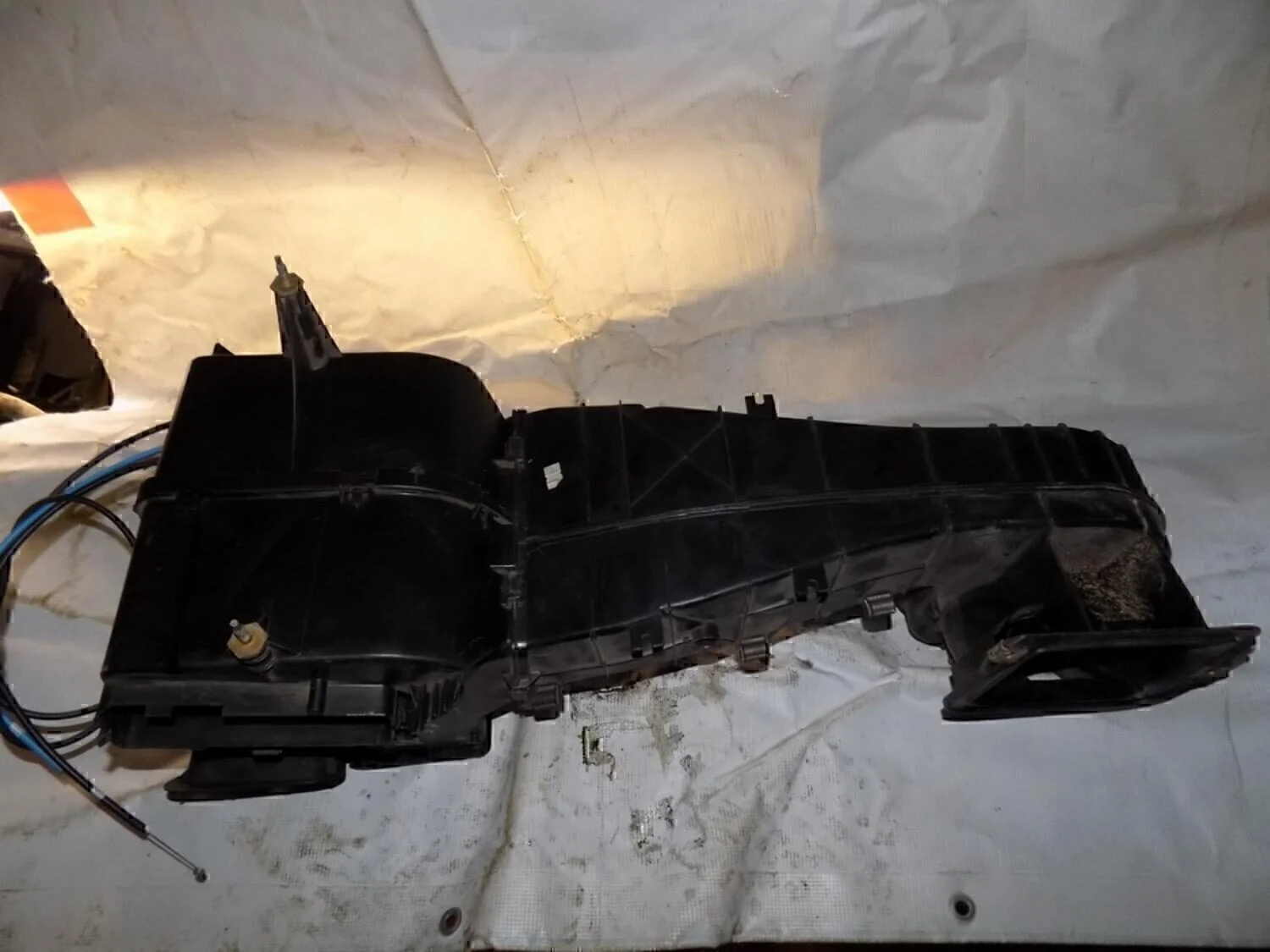 Корпус отопителя VW Passat [B3] 1988-1993 - миниатюра 3