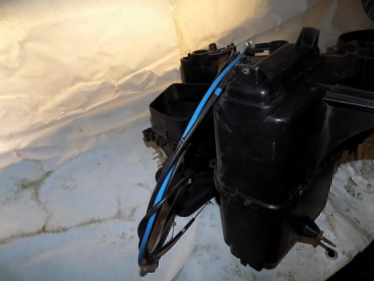 Корпус отопителя VW Passat [B3] 1988-1993 - миниатюра 4