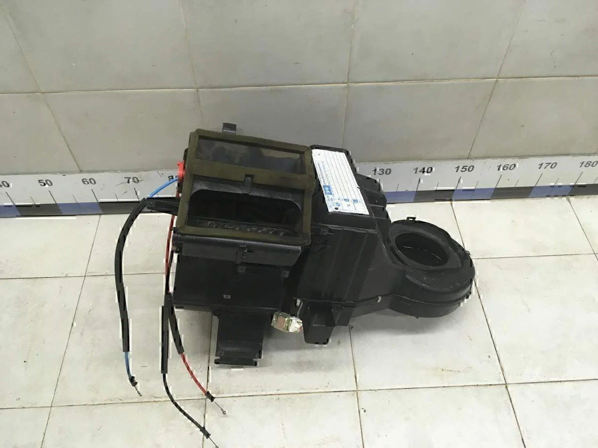 Корпус отопителя VW Pointer/Golf BR 2004-2009 - изображение 1