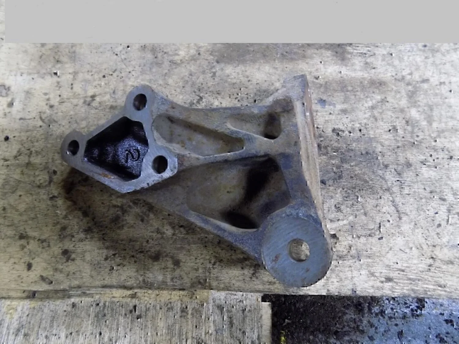 Кронштейн двигателя TOYOTA Yaris Verso 1999-2005 - миниатюра 3