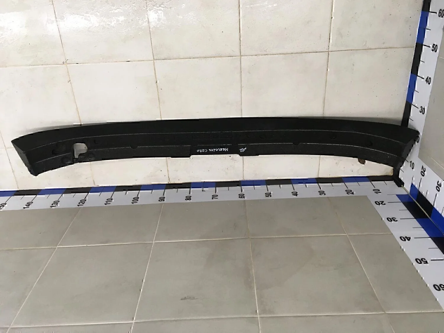 Наполнитель заднего бампера MERCEDES-BENZ W203 2000-2006 - миниатюра 3