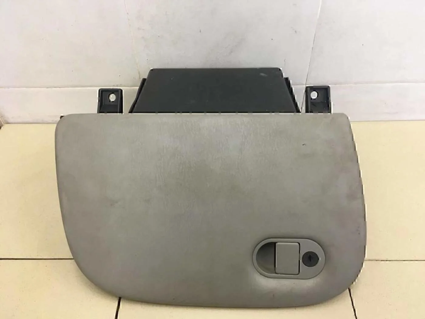 Бардачок Chevrolet Alero 1999-2004 - изображение 1