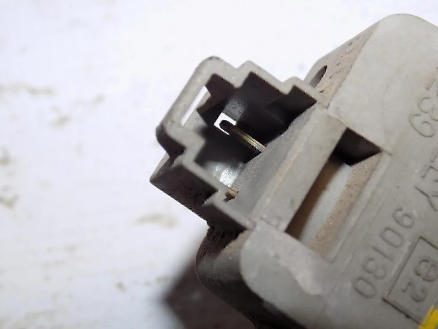 Фонарь подсветки номера MAZDA 626 (GE) 1992-1997 - миниатюра 2