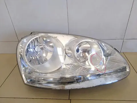 Фара правая VW Golf V 2003-2009