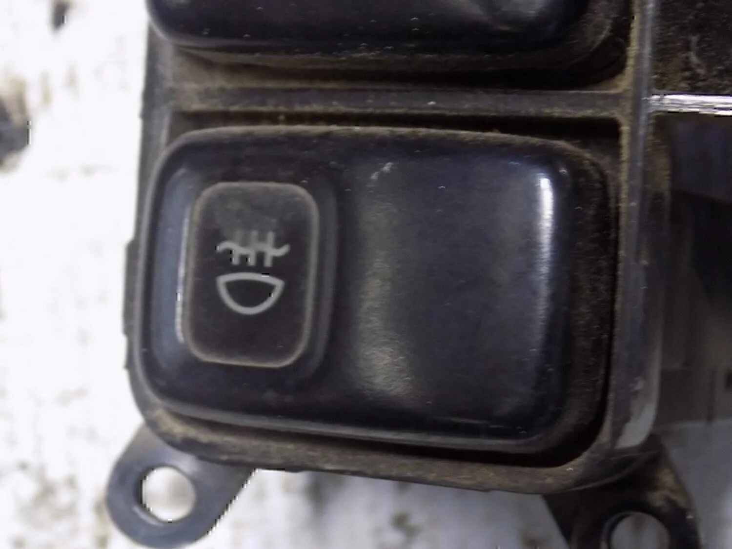 Кнопка противотуманки MAZDA 626 (GE) 1992-1997 - миниатюра 2