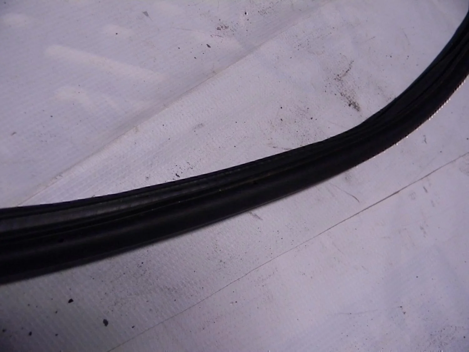 Уплотнитель (внутри) MAZDA Mazda 3 (BK) 2002-2009 - миниатюра 2