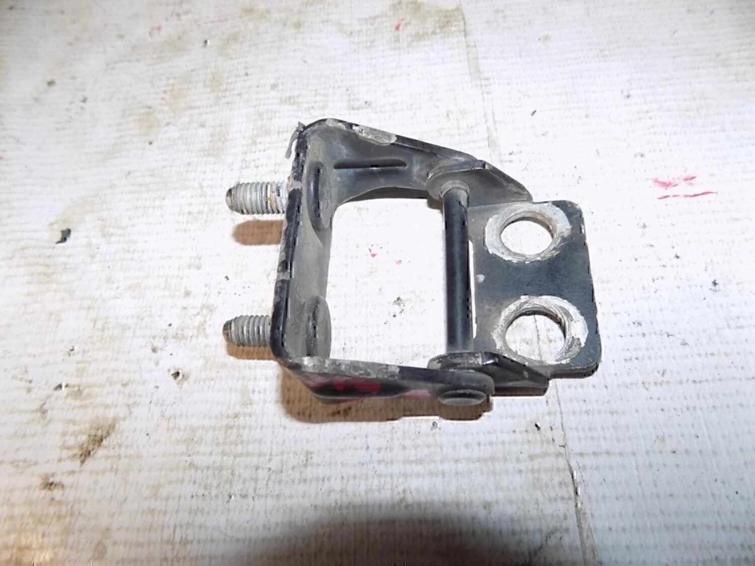 Петля двери багажника Chevrolet Matiz 2001-2015 - миниатюра 2