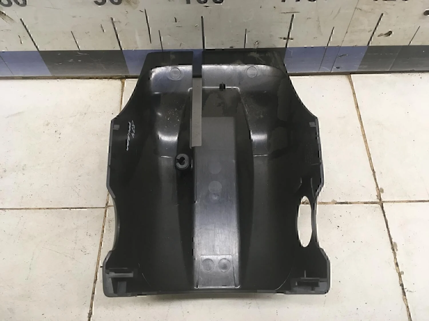 Кожух рулевой колонки нижний VW Touran 2003-2010 - миниатюра 3