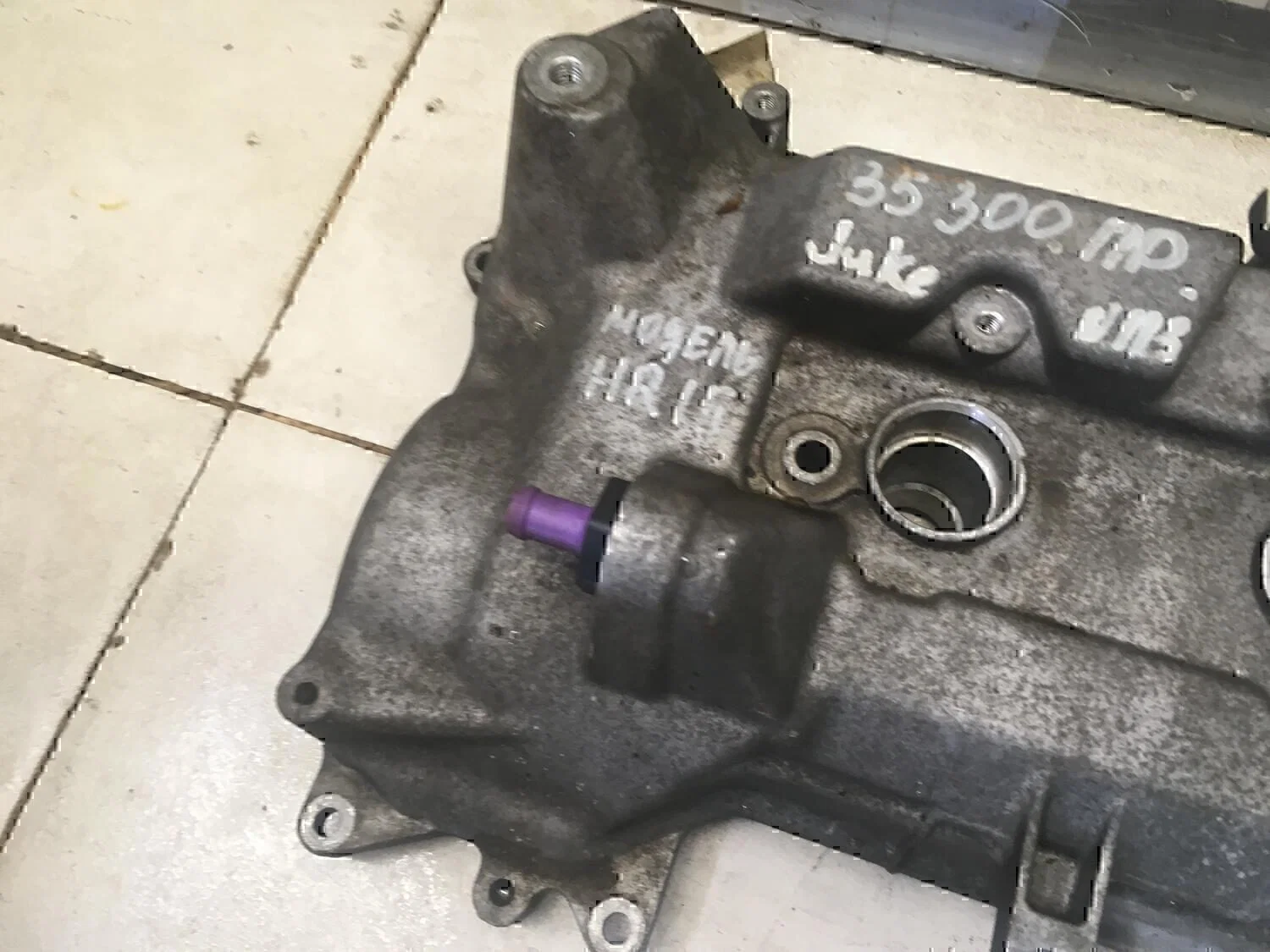 Крышка головки блока (клапанная) NISSAN Juke (F15) 2011> - миниатюра 5