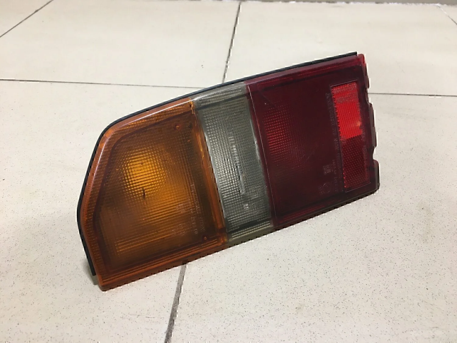 Фонарь задний правый SUZUKI Vitara/Sidekick 1989-1999 - изображение 1