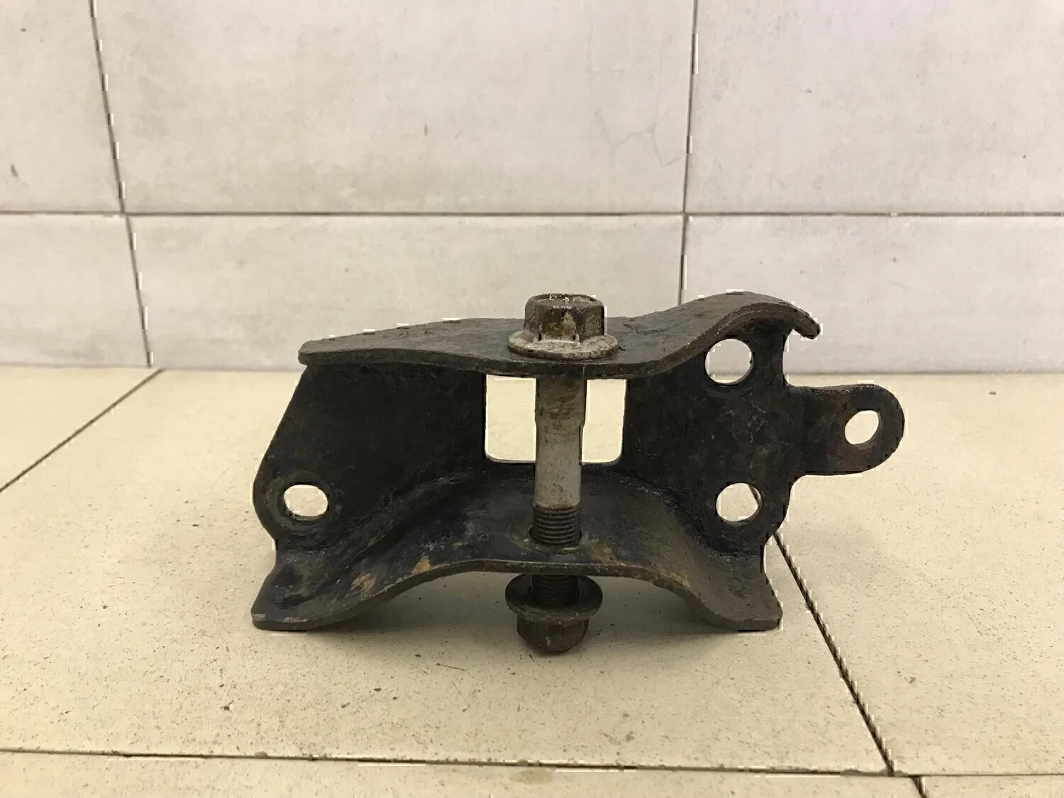 Кронштейн заднего рычага TOYOTA RAV 4 2006-2013 - миниатюра 5