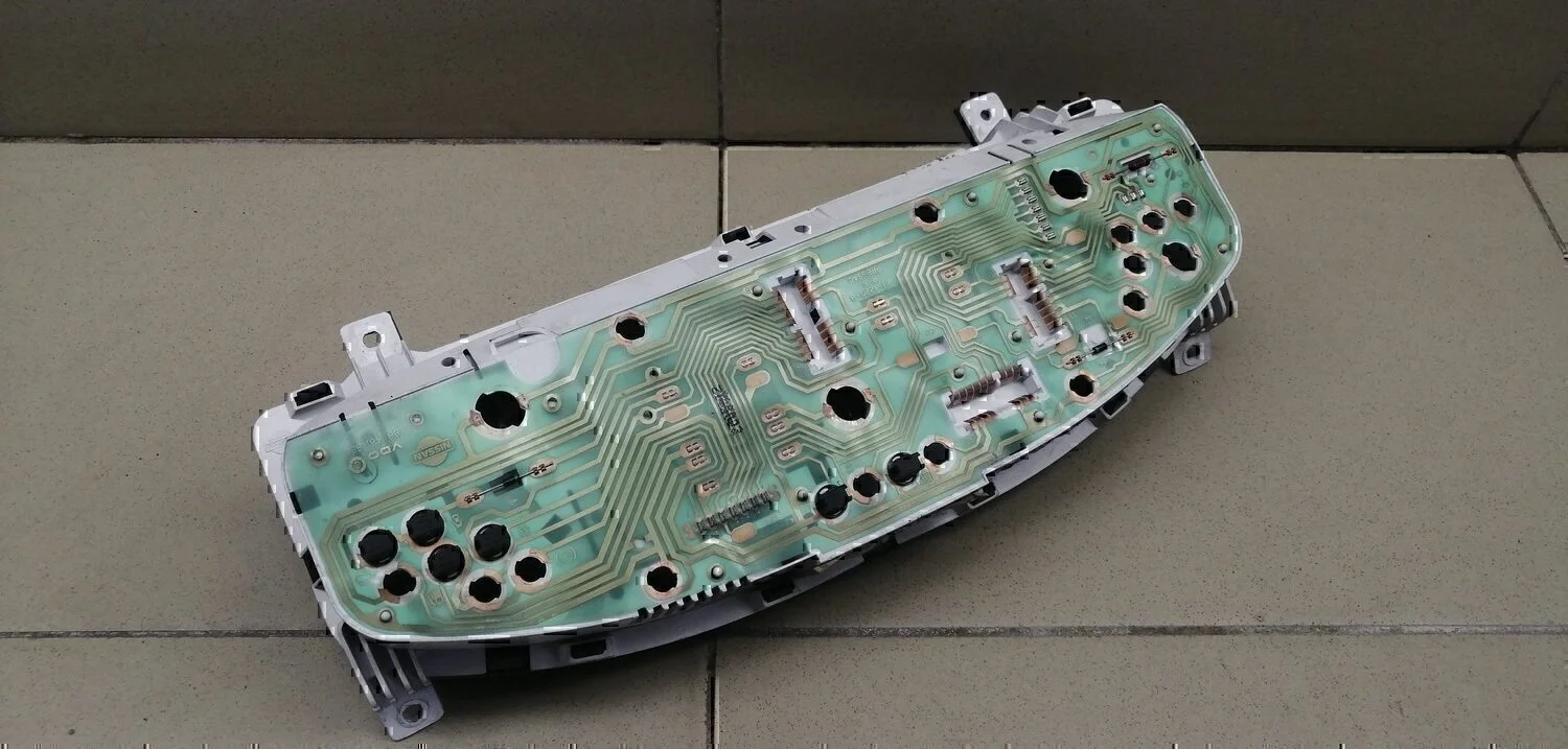 Панель приборов NISSAN Primera P11E 1996-2002 - миниатюра 3