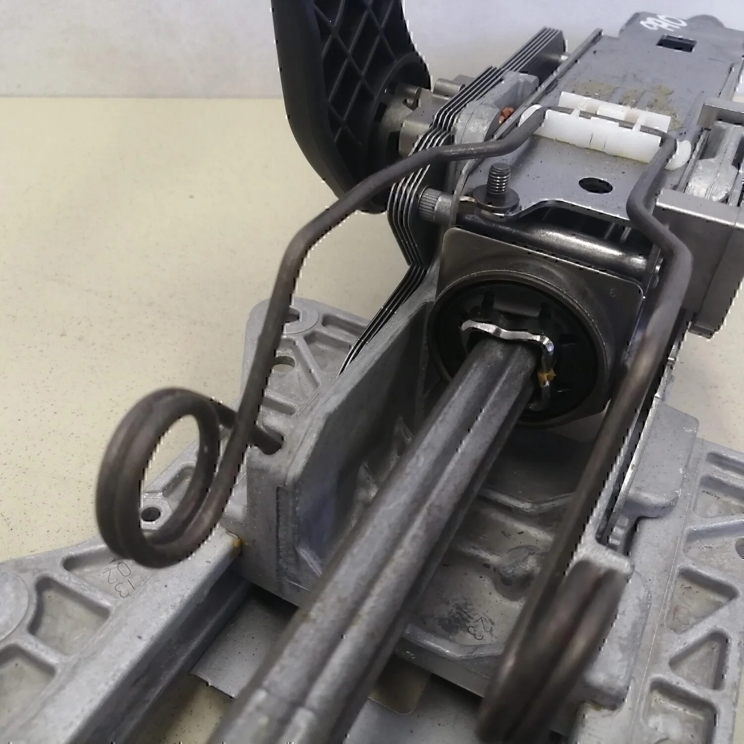 Колонка рулевая Audi Tiguan 2011-2016 - миниатюра 8