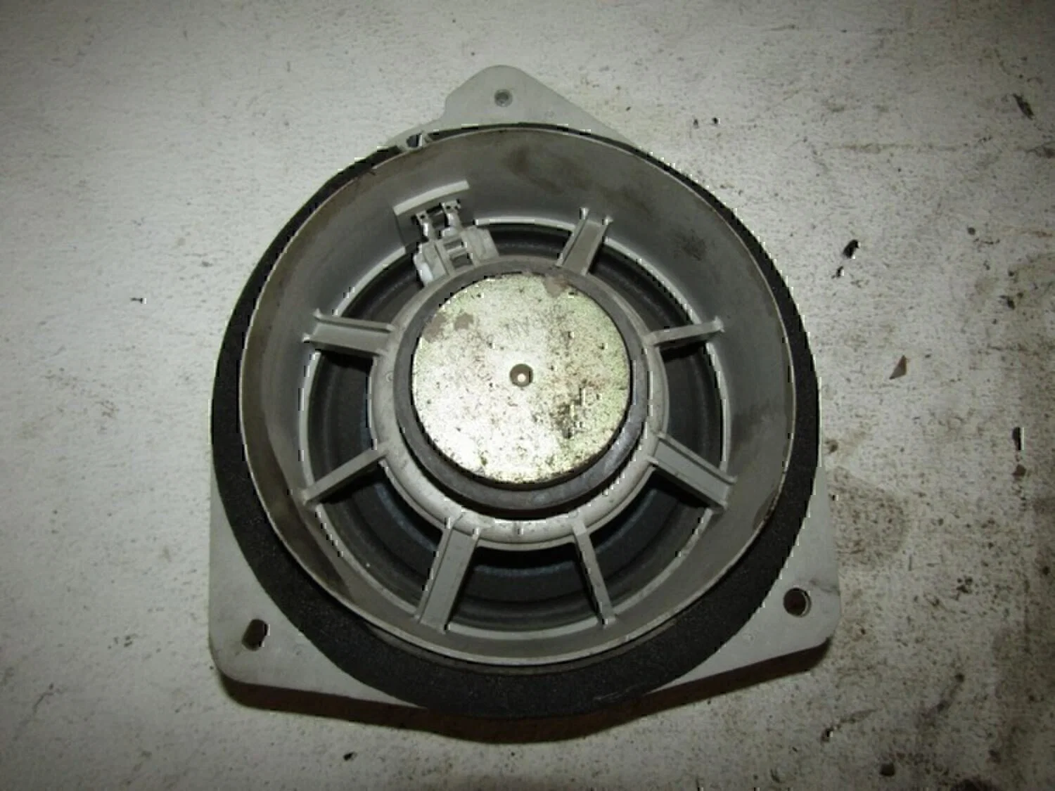 Динамик TOYOTA RAV 4 2000-2005 - миниатюра 2