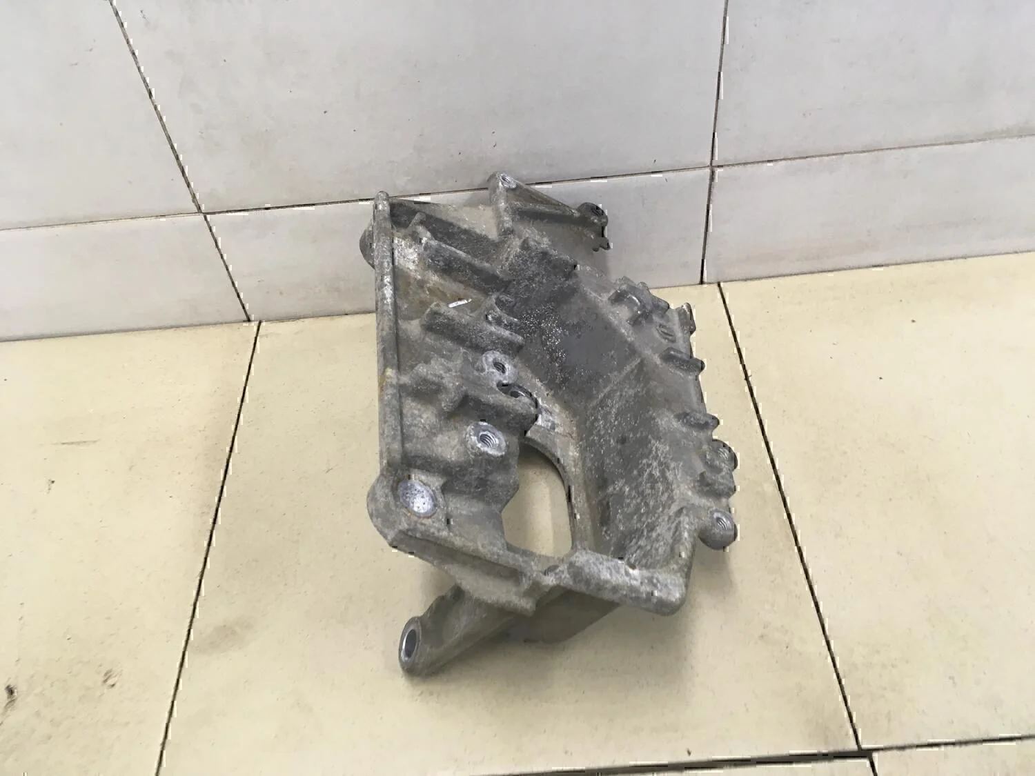 Кронштейн опоры КПП NISSAN Juke (F15) 2011> - миниатюра 2