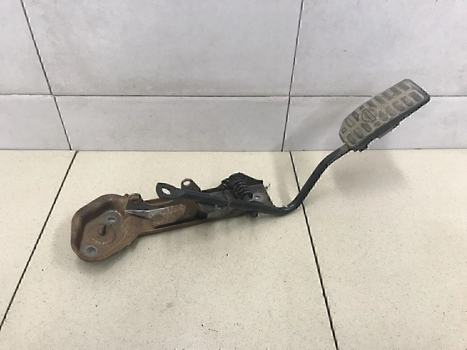 Педаль газа NISSAN Almera Tino 2000-2006 - изображение 1