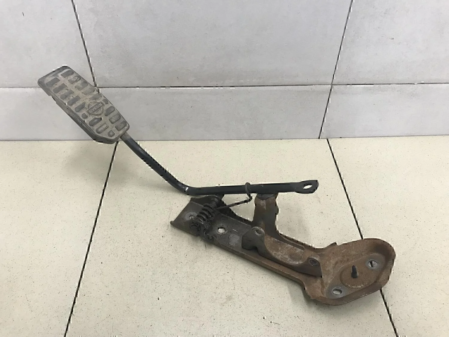 Педаль газа NISSAN Almera Tino 2000-2006 - миниатюра 2
