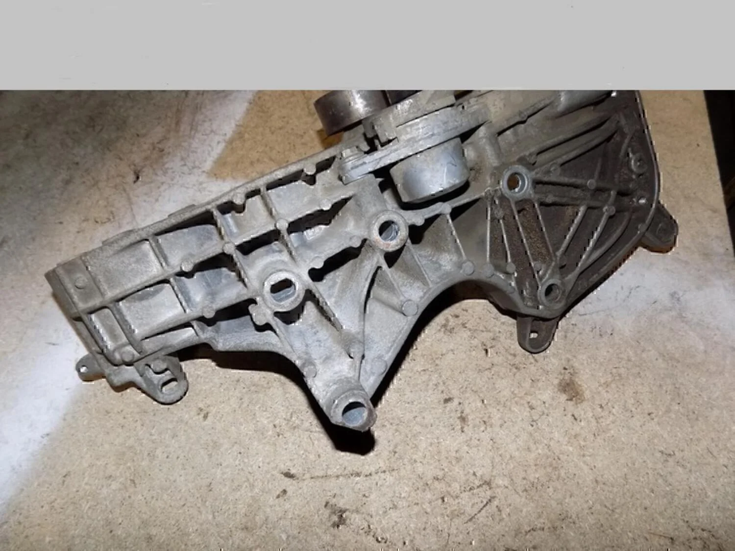 Кронштейн кондиционера RENAULT Logan 2005-2014 - миниатюра 2