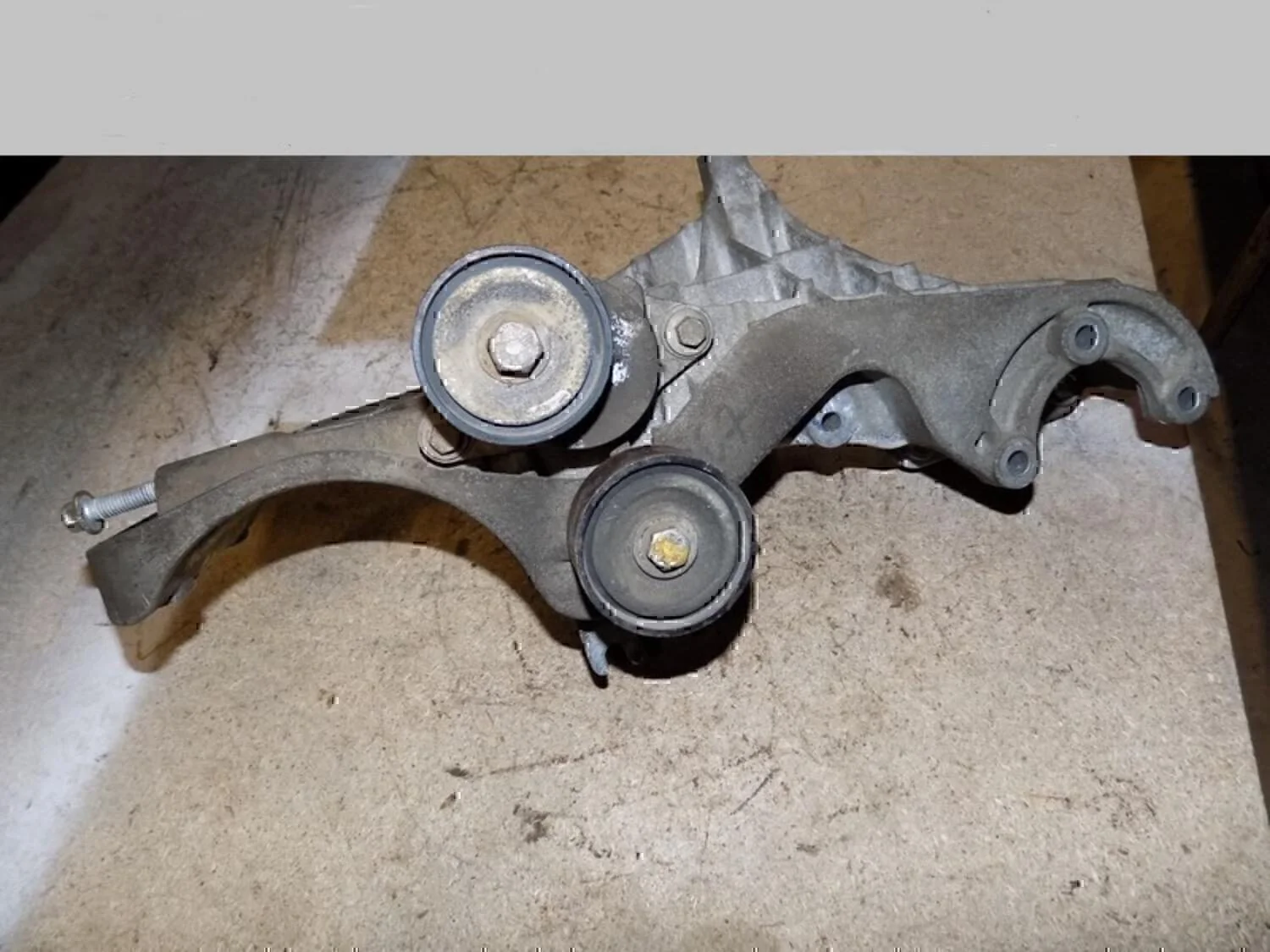 Кронштейн кондиционера RENAULT Logan 2005-2014 - миниатюра 3