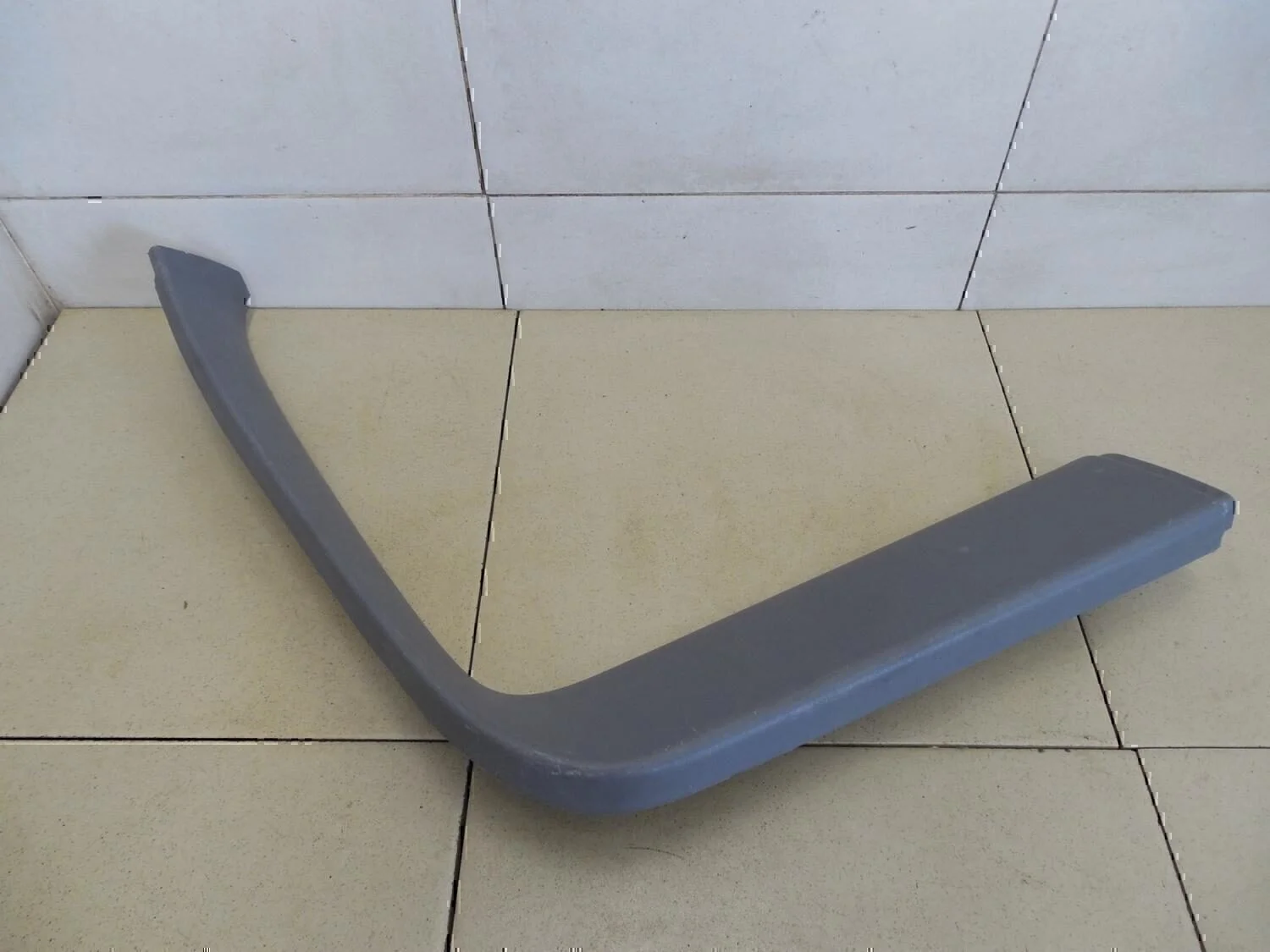 Обшивка двери багажника TOYOTA RAV 4 2000-2005 - миниатюра 2