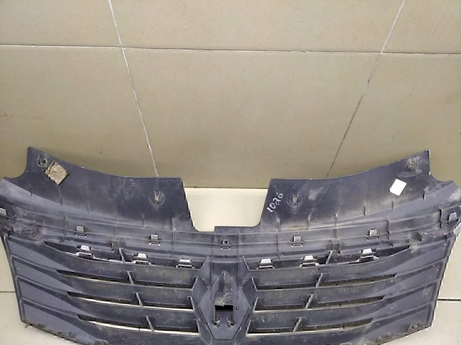 Решетка радиатора RENAULT Logan 2005-2014 - миниатюра 3
