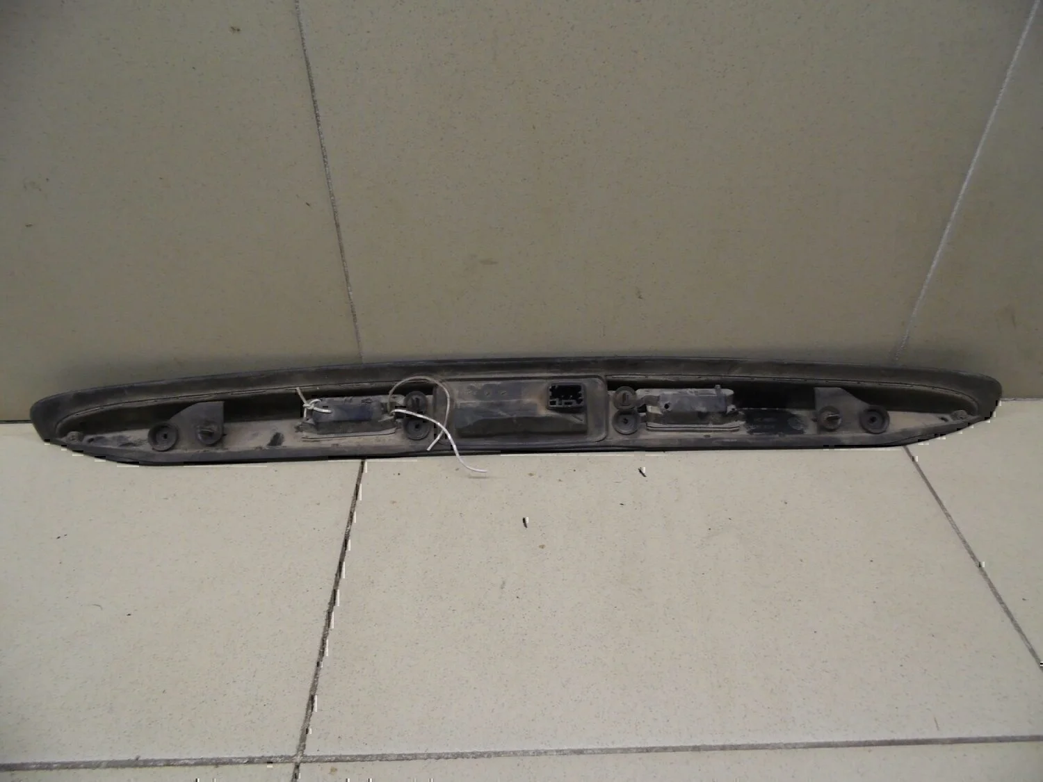Накладка крышки багажника VOLVO S40 2004-2012 - миниатюра 8
