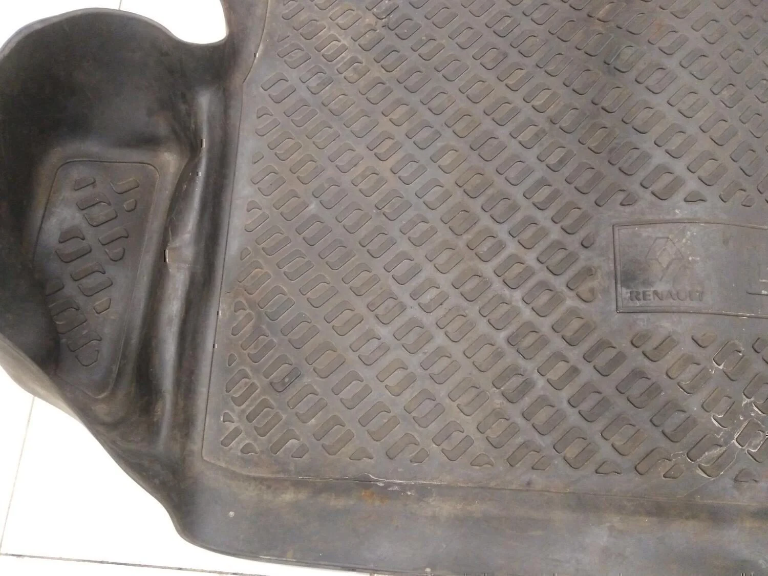 Коврик багажника RENAULT Logan 2005-2014 - миниатюра 2