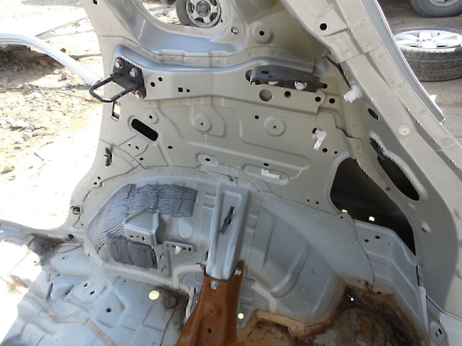 Ниша запасного колеса MITSUBISHI ASX 2010-2016 - миниатюра 3