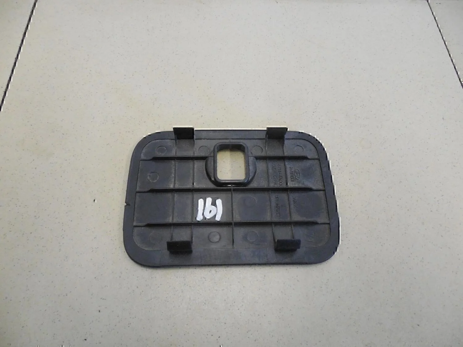 Заглушка Hyundai-KIA Starex H1 1997-2007 - миниатюра 2