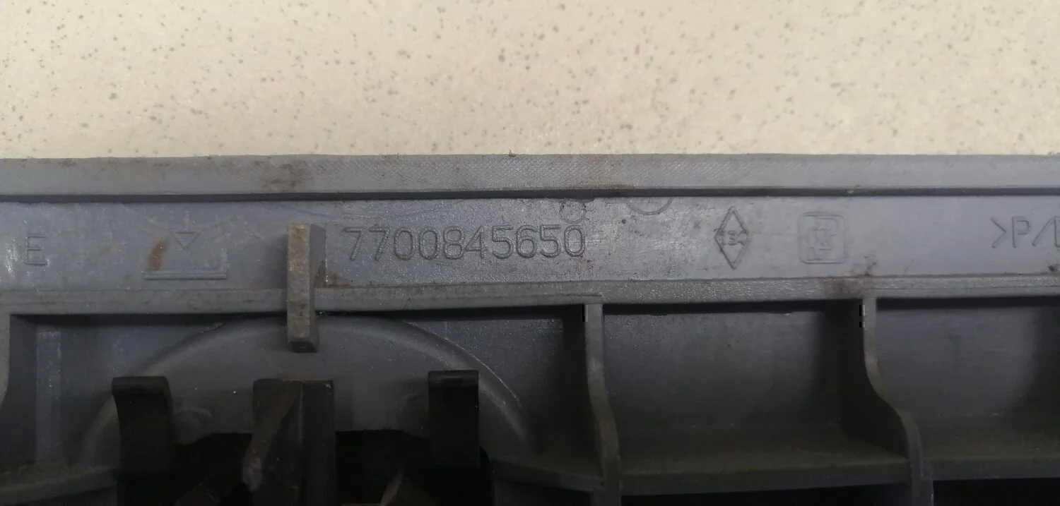 Крышка багажного отделения RENAULT Scenic 1996-1999 - миниатюра 4