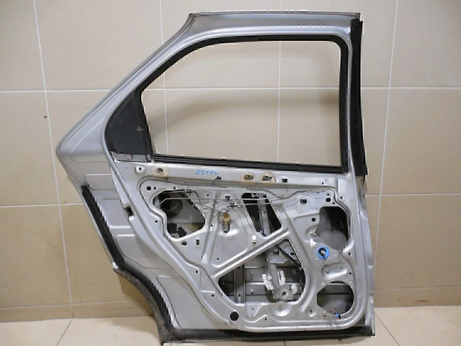 Дверь задняя левая Peugeot-Citroen Xsara 2000-2005 - миниатюра 9