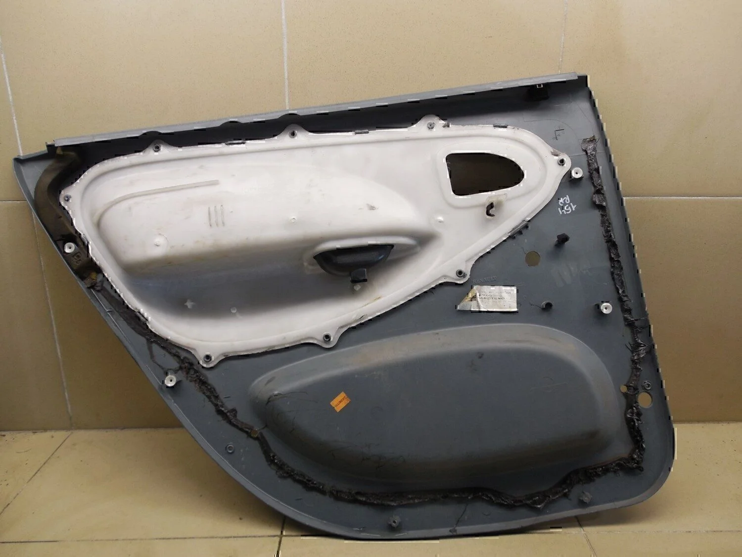 Обшивка двери задней правой RENAULT Scenic 1996-1999 - миниатюра 5