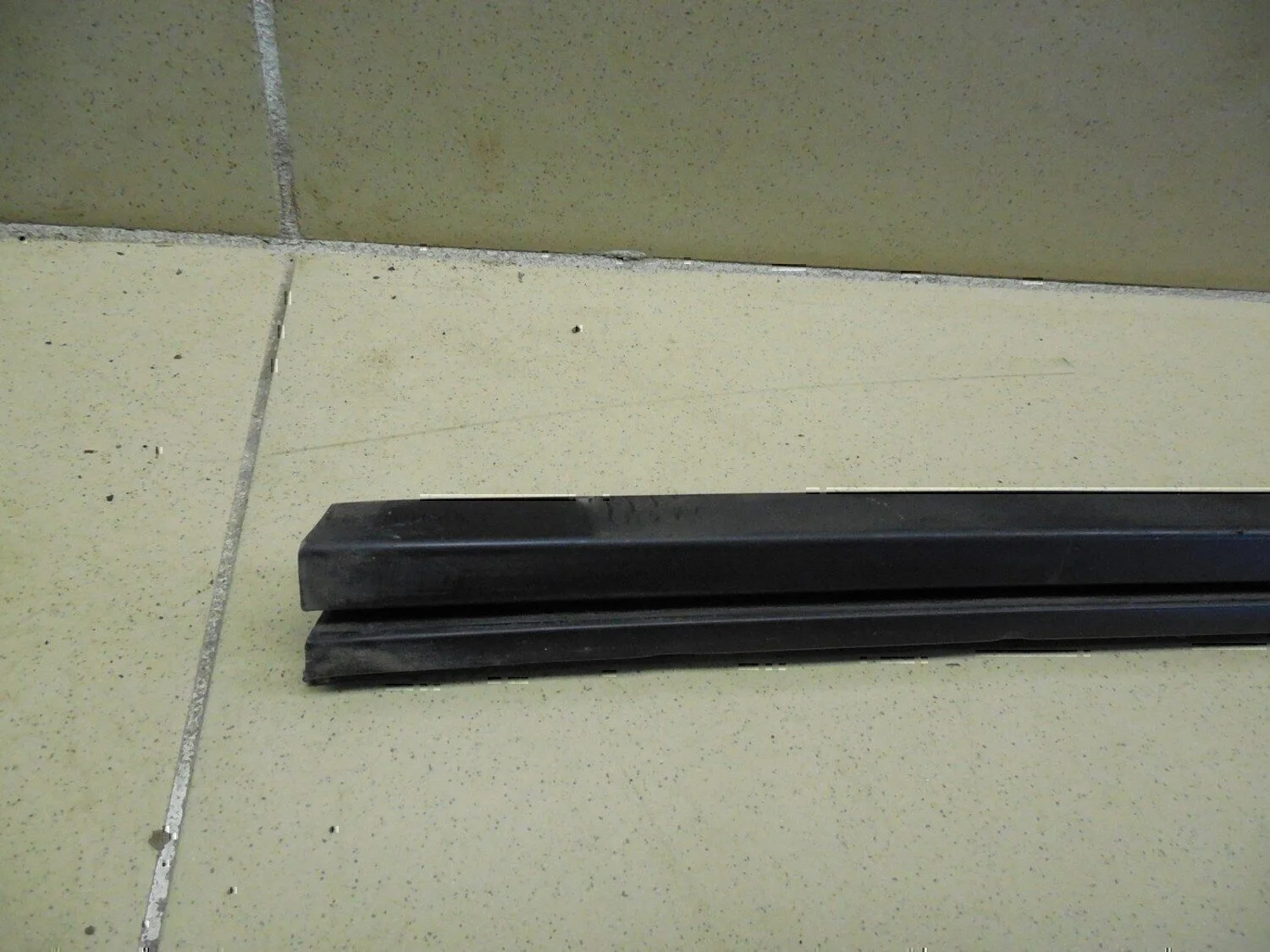Накладка стекла переднего правого RENAULT Scenic 1996-1999 - миниатюра 6
