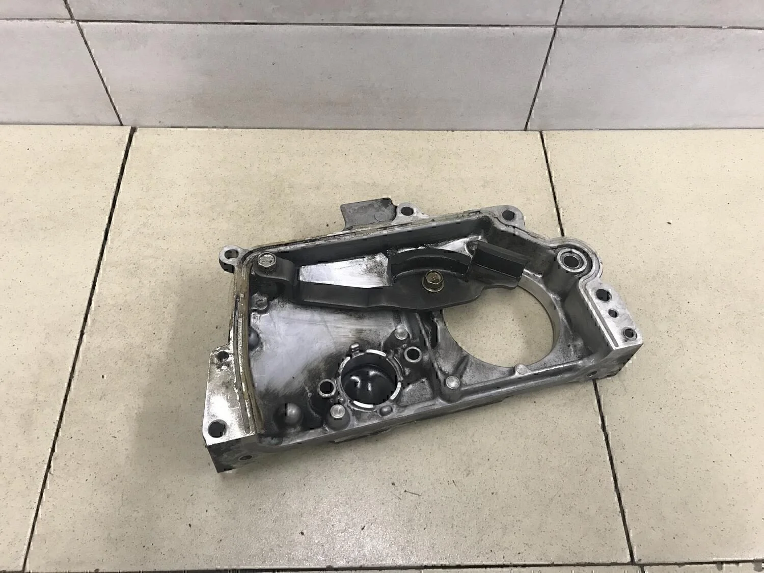 Крышка распредвала NISSAN Almera N16 2000-2006 - миниатюра 3