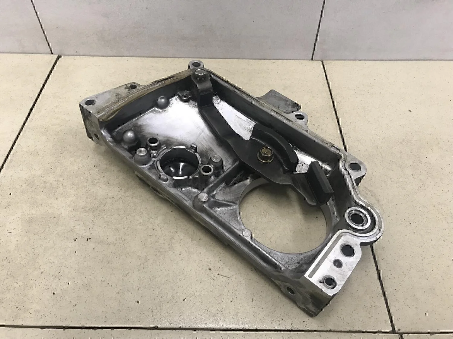 Крышка распредвала NISSAN Almera N16 2000-2006 - миниатюра 4