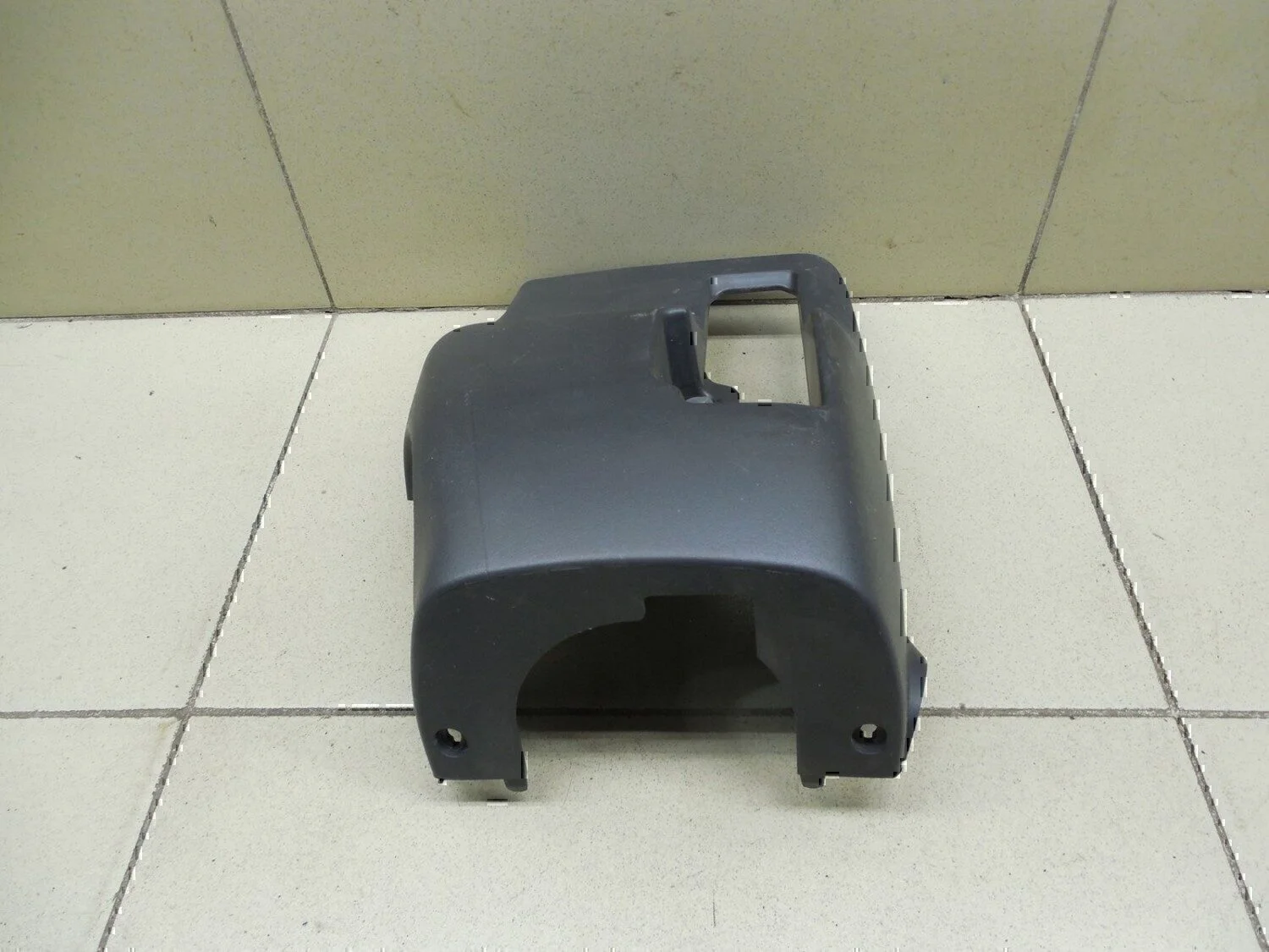 Кожух рулевой колонки TOYOTA Yaris 2005-2011 - изображение 1