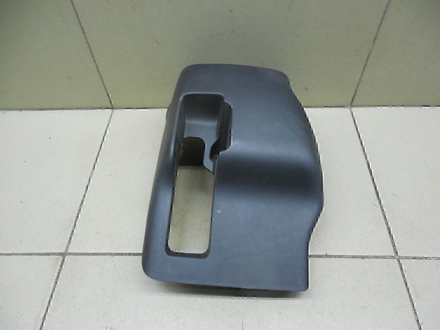Кожух рулевой колонки TOYOTA Yaris 2005-2011 - миниатюра 2