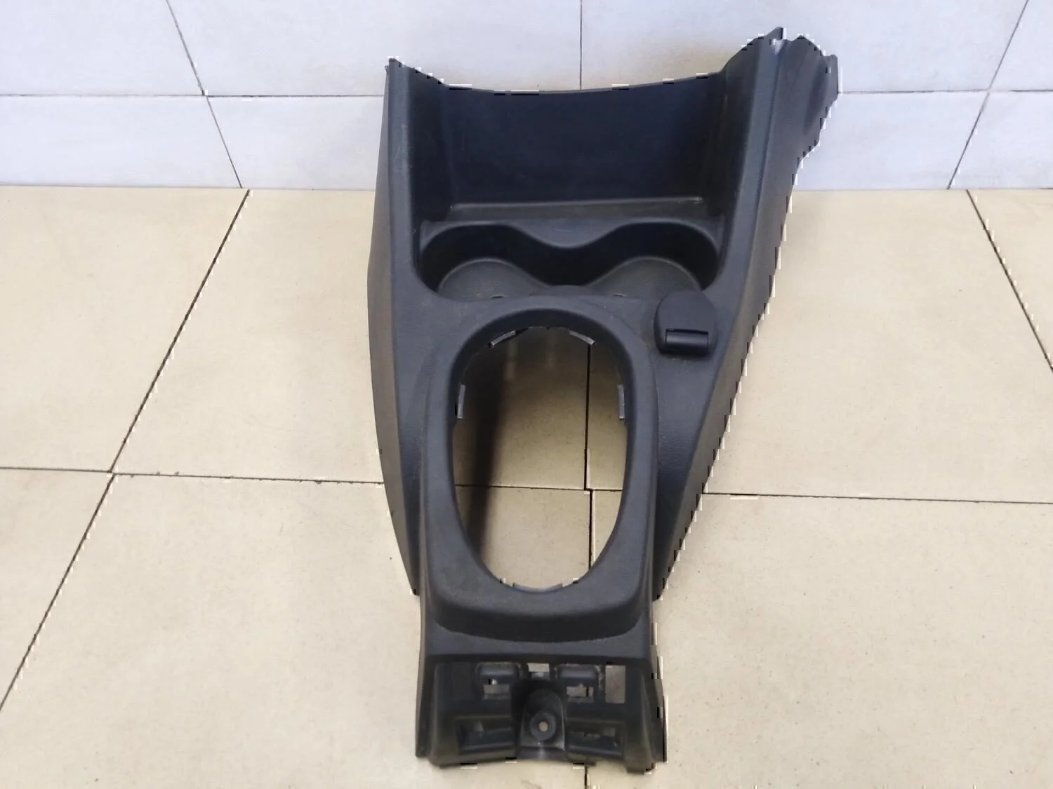 Консоль NISSAN Almera (G15) 2013> - миниатюра 2