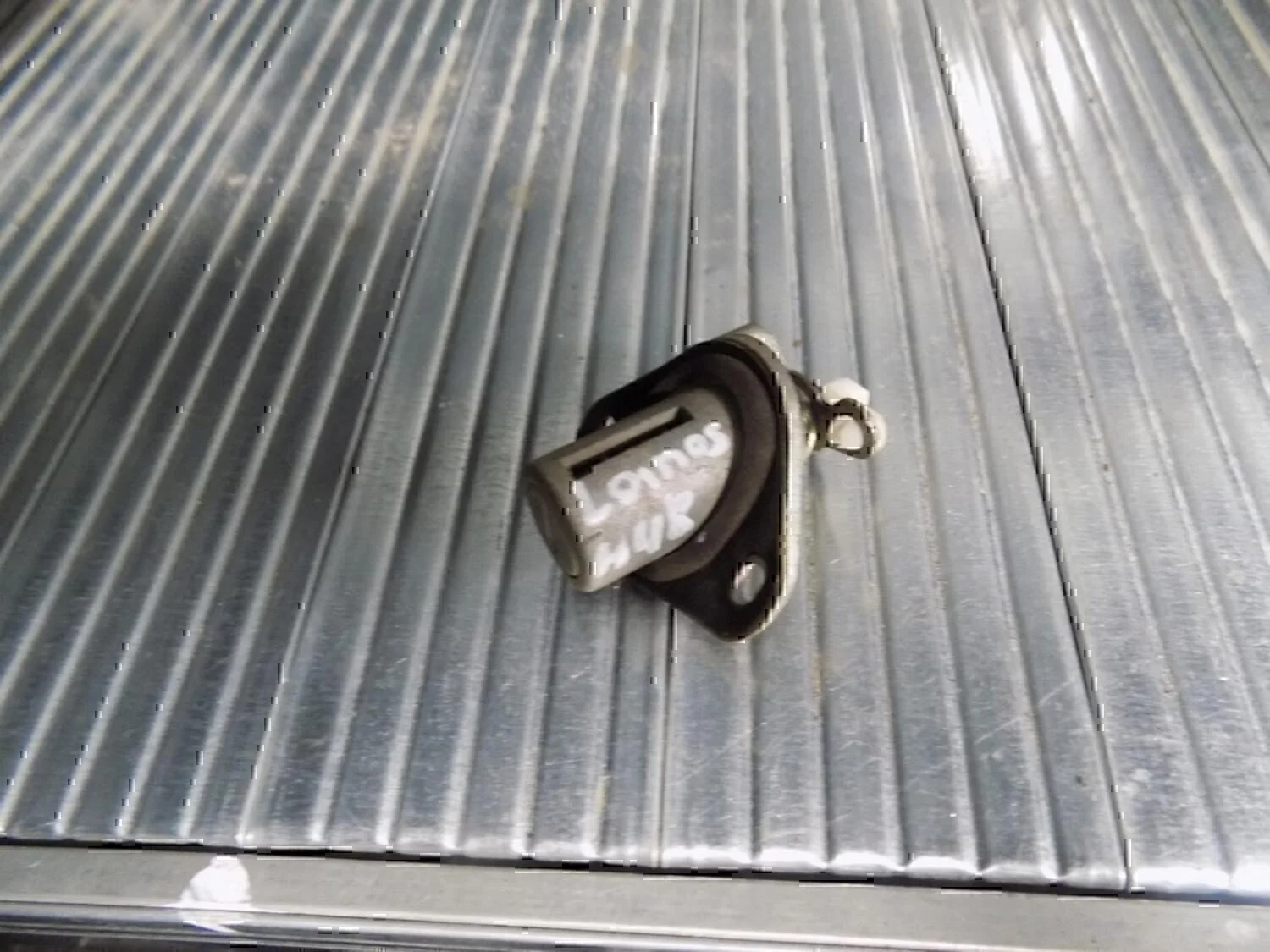 Вставка замка багажника Chevrolet Lanos 2004-2010 - миниатюра 2