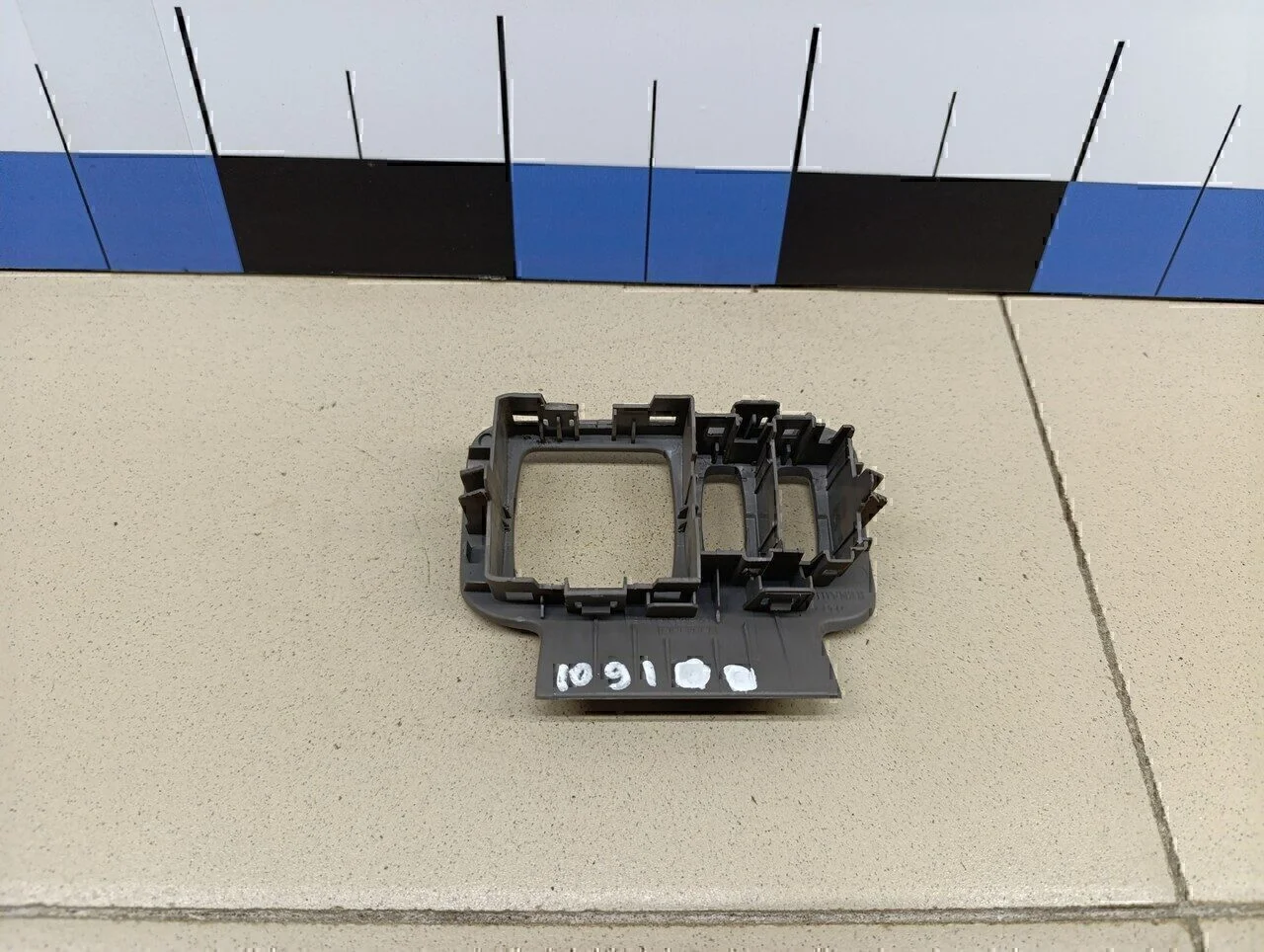 Накладка (кузов внутри) RENAULT Scenic 2003-2009 - миниатюра 3