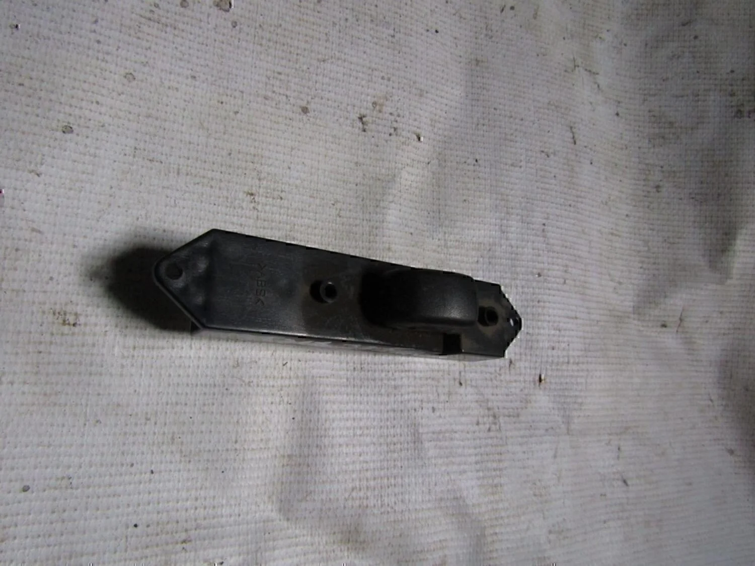 Кнопка стеклоподъемника MITSUBISHI Lancer Cedia 2000-2003 - миниатюра 2