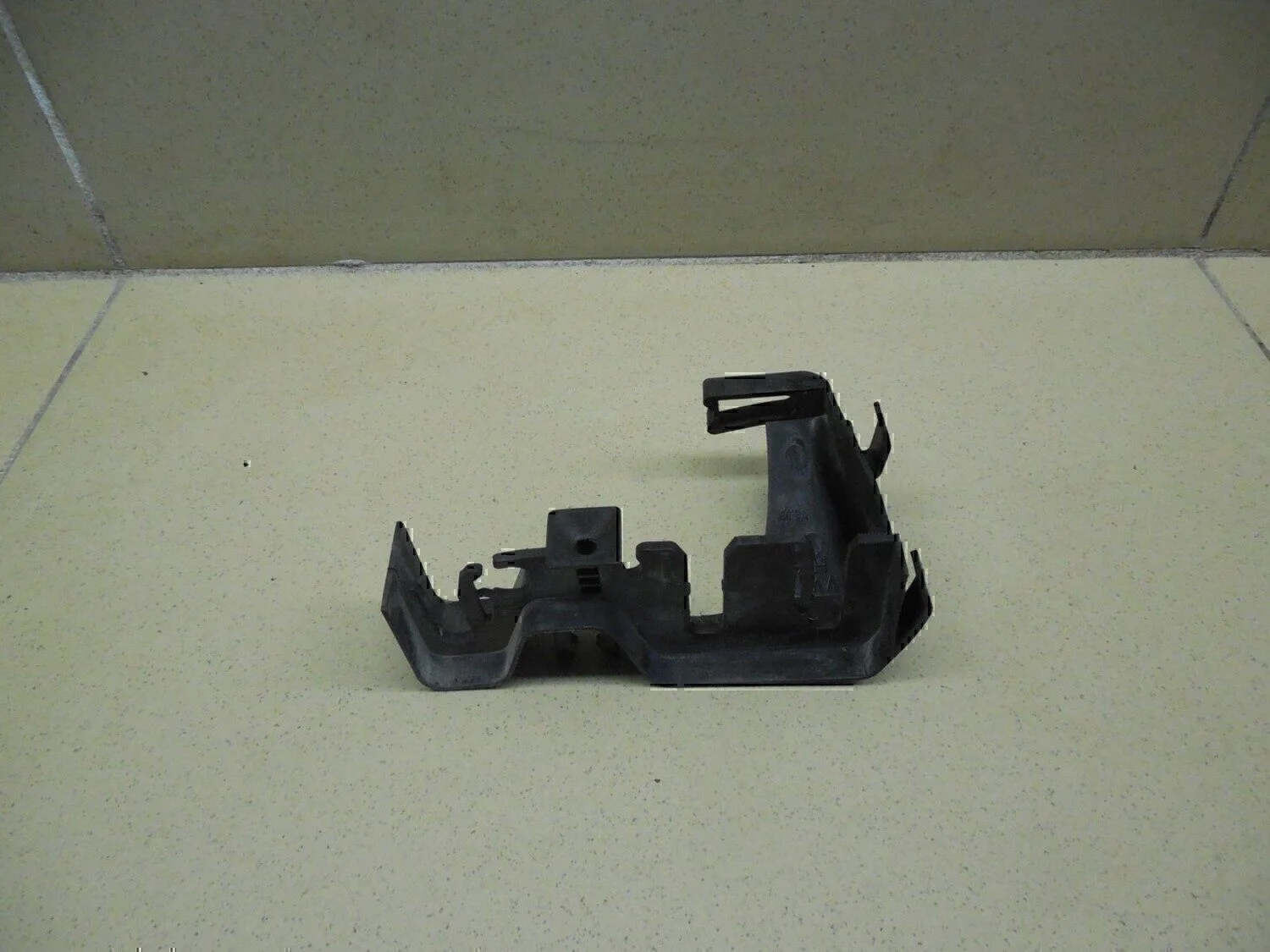 Кронштейн (сопут. товар) VW Tiguan 2011-2016 - миниатюра 2
