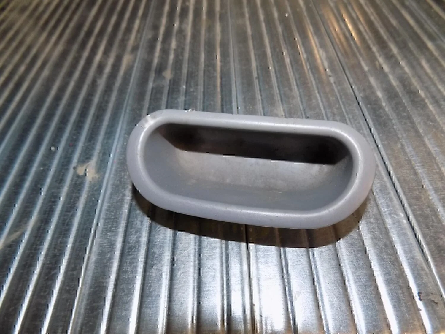 Ручка двери внутренняя TOYOTA Yaris Verso 1999-2005 - изображение 1