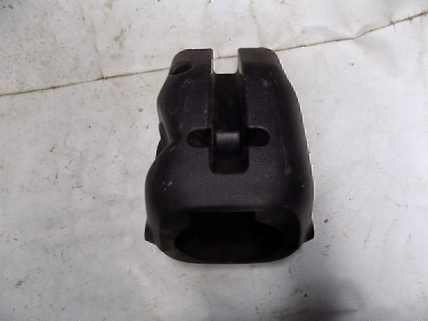 Кожух рулевой колонки MITSUBISHI Lancer Cedia 2000-2003 - миниатюра 2