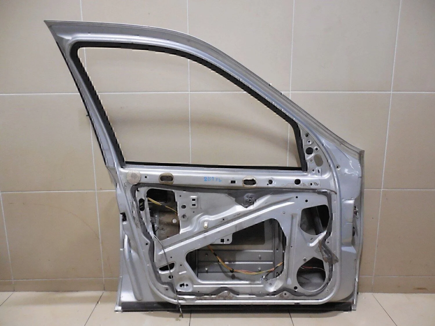 Дверь передняя левая Peugeot-Citroen Xsara 2000-2005 - миниатюра 2
